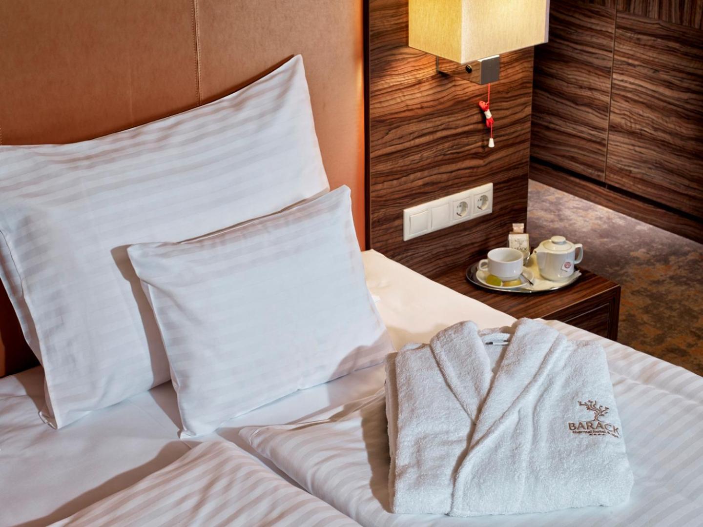 Barack Thermal Hotel And Spa Tiszakécske Dış mekan fotoğraf